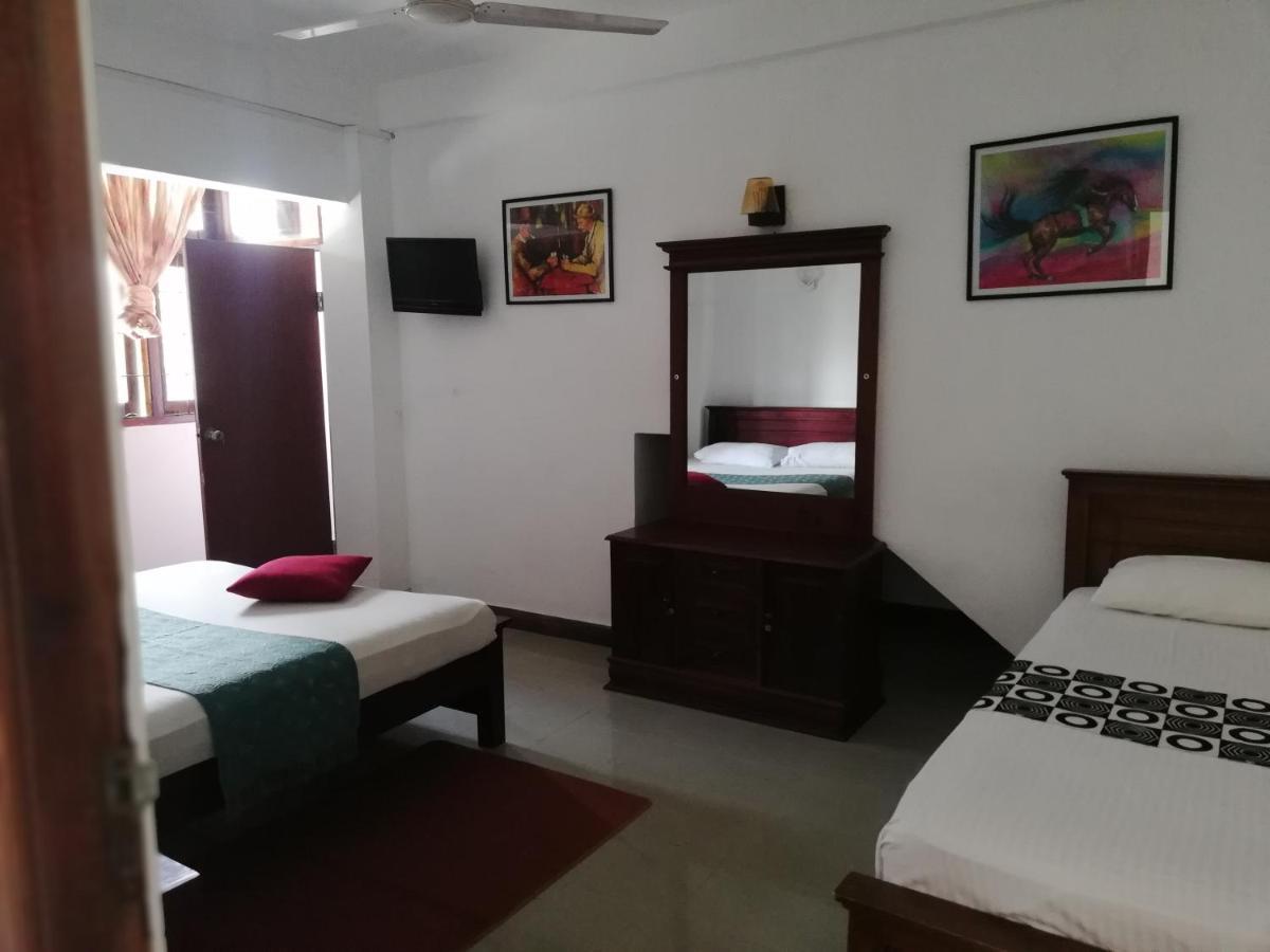Days Inn B/B Kandy Exteriér fotografie