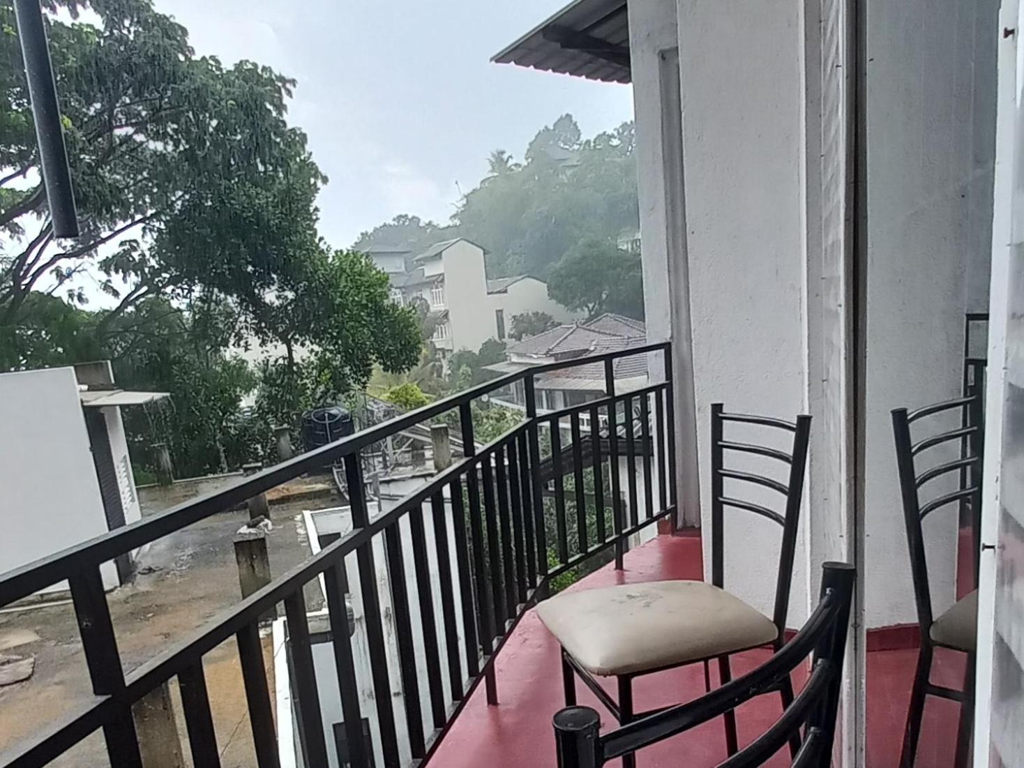 Days Inn B/B Kandy Exteriér fotografie